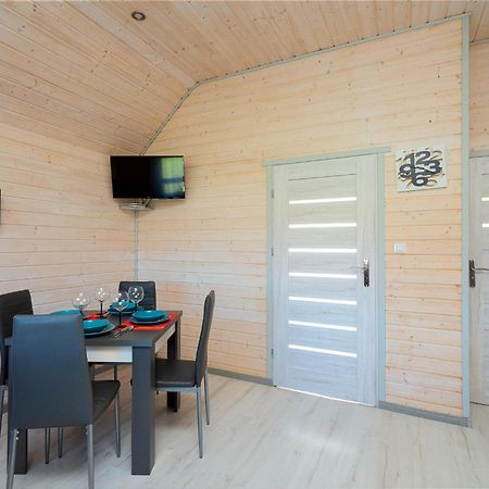 Domki Malibu Rusinowo  Buitenkant foto